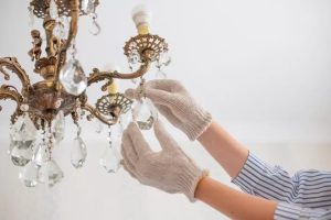 نکاتی برای نگهداری و تمیز کردن لوسترهای شیشه‌ای